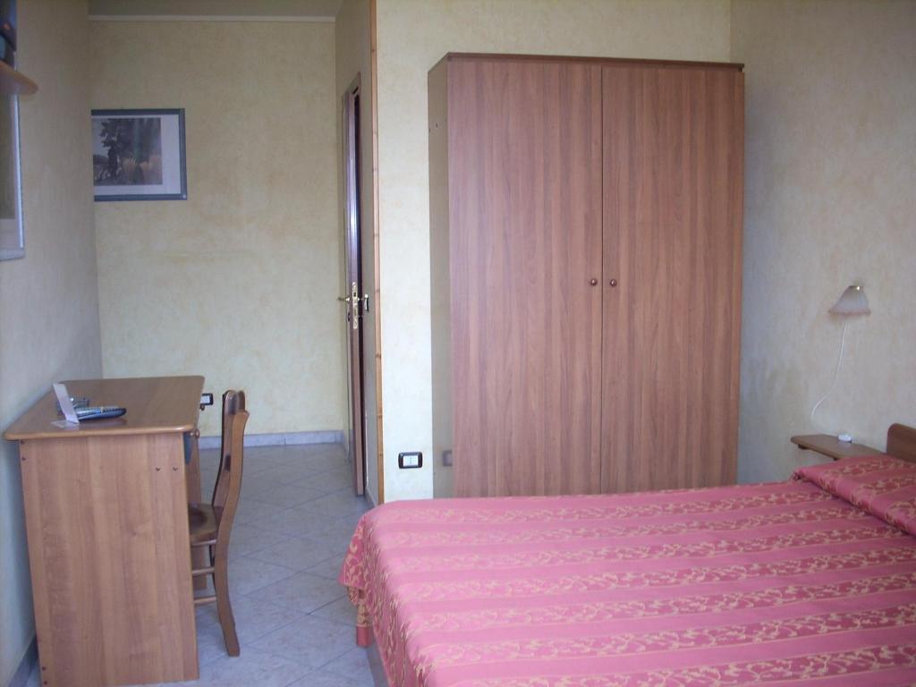 Il Bivio Hotel Карманьйола Номер фото