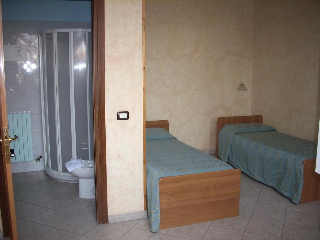 Il Bivio Hotel Карманьйола Номер фото